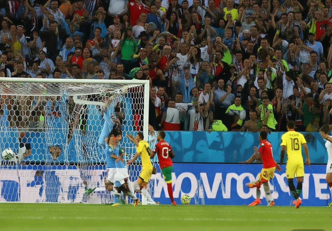 乌拉圭VS加纳：苏亚雷斯头球绝杀，世界杯淘汰赛激情对决